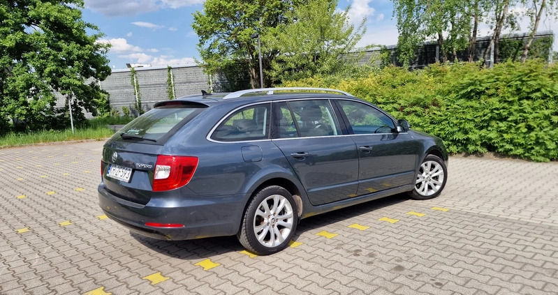 Skoda Superb cena 41999 przebieg: 187000, rok produkcji 2015 z Kraków małe 92